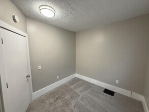 1252 Broadway Ave NW-Unit -1 in Grand Rapids, MI - Building Photo - Building Photo