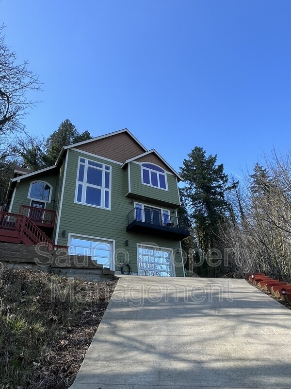 property at 6420 SE Mabel Ave