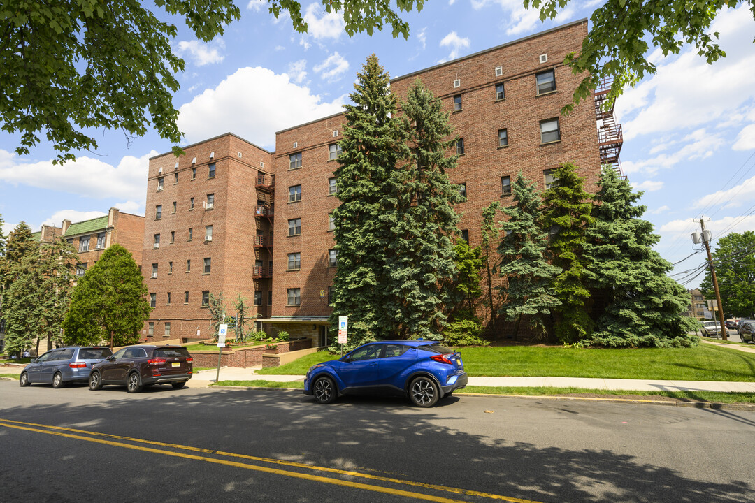 King Alfred Apartments in Passaic, NJ - Building Photo