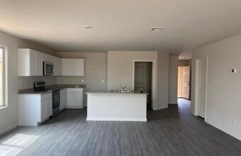 816 Silvercreek Ln in Casa Grande, AZ - Building Photo - Building Photo