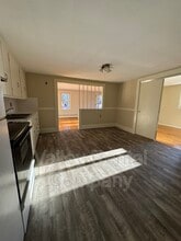 64 Lyman St in South Hadley, MA - Building Photo - Building Photo