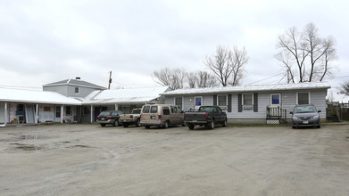 Hillcrest Apartments in Wellington, OH - Building Photo - Building Photo