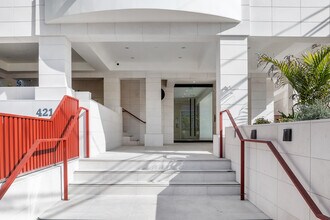 The Georgian Studio City in Studio City, CA - Foto de edificio - Building Photo