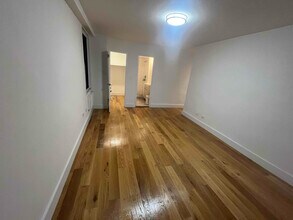 62-60-62-99 99th St in Forest Hills, NY - Building Photo - Building Photo