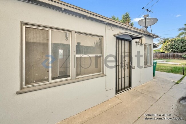 439 E 55th St in Long Beach, CA - Building Photo - Building Photo