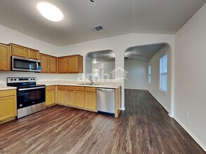 7427 Draco Leap in San Antonio, TX - Building Photo - Building Photo