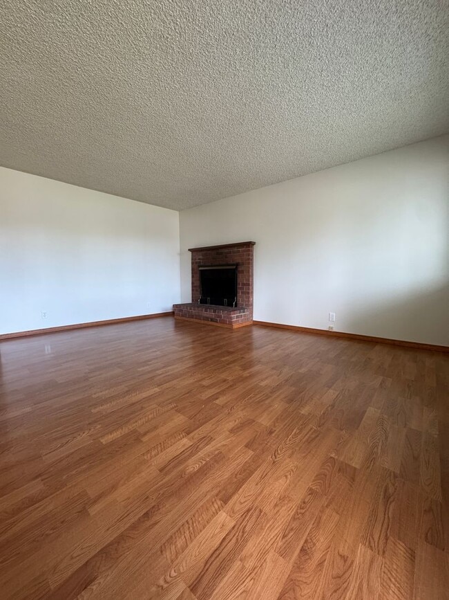 1106 Clinton Dr in Eugene, OR - Building Photo - Building Photo