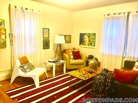 349 Pleasant St, Unit C-6 in Malden, MA - Building Photo