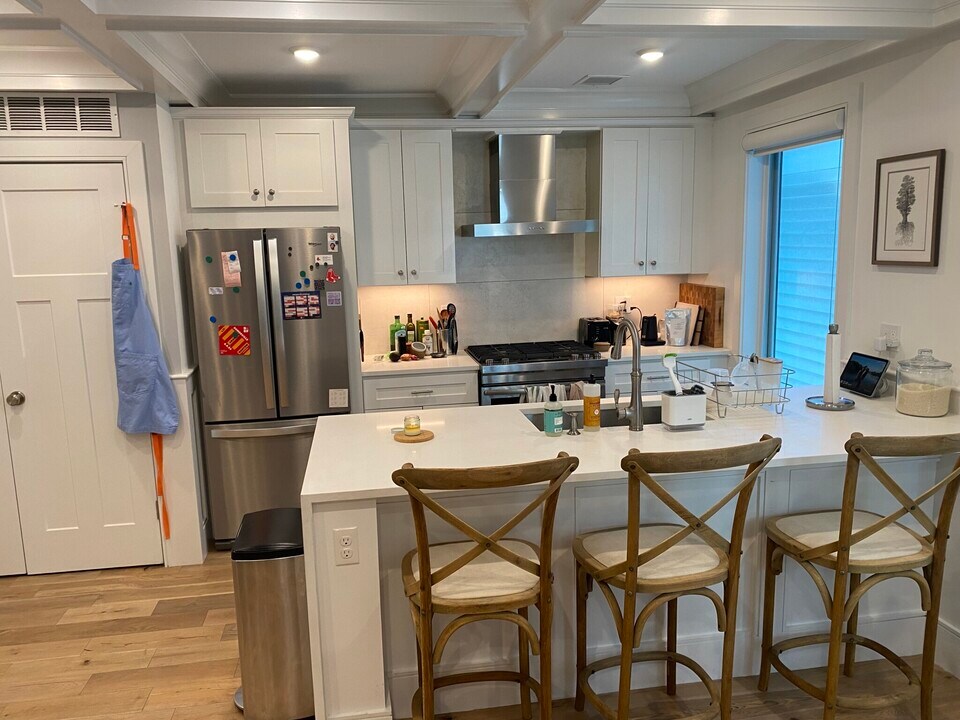 261 Washington St, Unit 2 in Somerville, MA - Building Photo