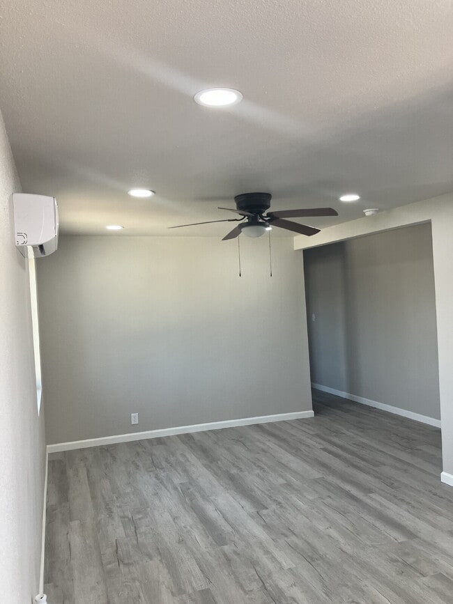 1855 D St in Merced, CA - Foto de edificio - Building Photo