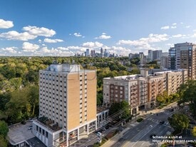 2285 Peachtree Rd in Atlanta, GA - Building Photo