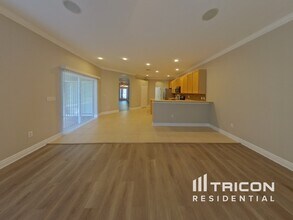 1421 Emerald Hill Way in Valrico, FL - Building Photo - Building Photo