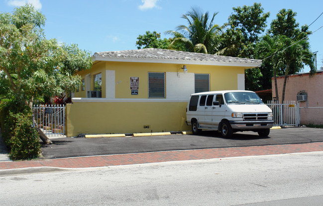 1421 SW 6th St in Miami, FL - Building Photo - Building Photo