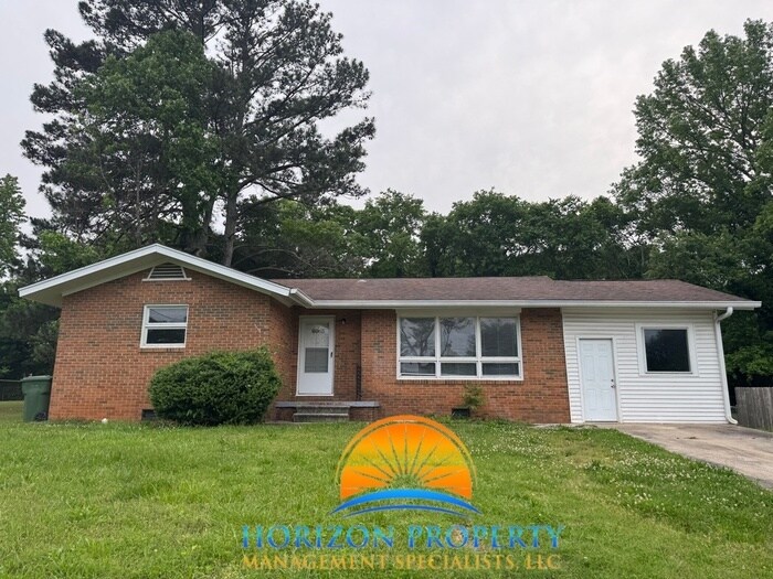 6003 Trent Dr NW in Huntsville, AL - Building Photo