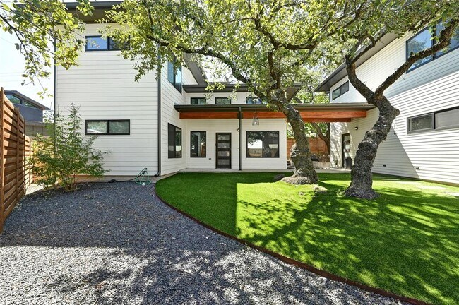 407 S Park Dr in Austin, TX - Building Photo - Building Photo