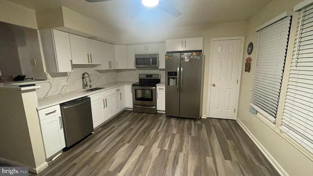 9464 Tea Berry Ct in Manassas, VA - Building Photo