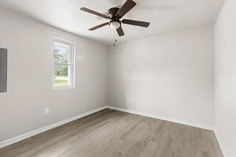1217 Pineview St in Fayetteville, NC - Building Photo - Building Photo
