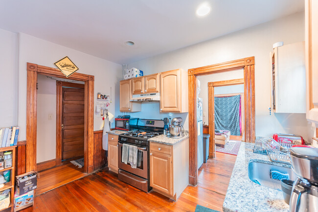 40 Weld Hill St, Unit #1 in Boston, MA - Building Photo - Building Photo