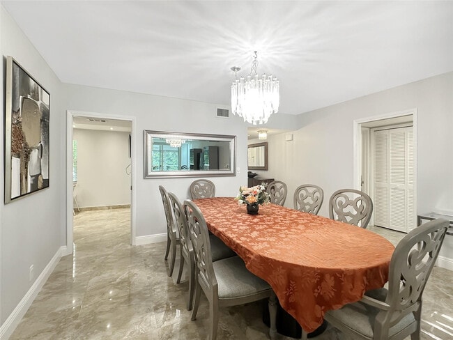 3505 Oaks Way in Pompano Beach, FL - Building Photo - Building Photo