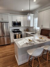 156 Jefferson Ave-Unit -1 in Roslyn Heights, NY - Building Photo - Building Photo