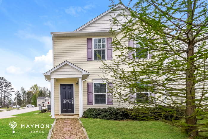 2705 Manthorp Terrace in Raleigh, NC - Building Photo