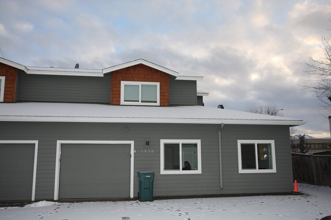 3936 Lakehurst Cir in Anchorage, AK - Building Photo