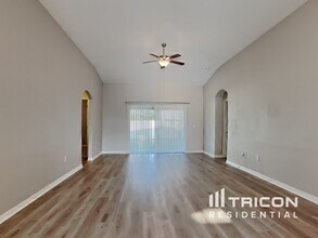 16668 Myrtle Sand Dr in Wimauma, FL - Building Photo - Building Photo