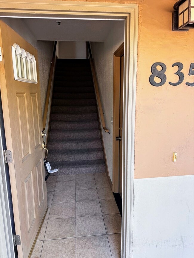 835 H St, Unit 1 in Davis, CA - Foto de edificio - Building Photo