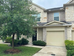 16020 Fountainview Dr in Montgomery, TX - Building Photo - Building Photo