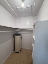 Pirita Properties Apartments in Wilton Manors, FL - Foto de edificio - Building Photo