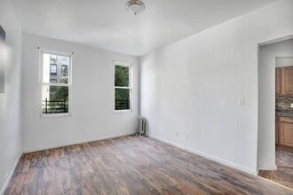 1241 College Ave, Unit 2B in Bronx, NY - Foto de edificio - Building Photo