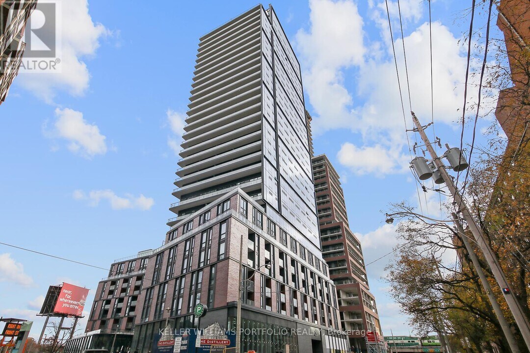 35 Parliament St in Toronto, ON - Building Photo