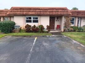5775 Fernley Dr W in West Palm Beach, FL - Building Photo