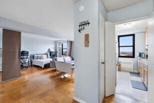 201 St Pauls Ave, Unit 17P in Jersey City, NJ - Building Photo