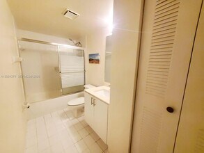 80 S Shore Dr in Miami Beach, FL - Building Photo - Building Photo