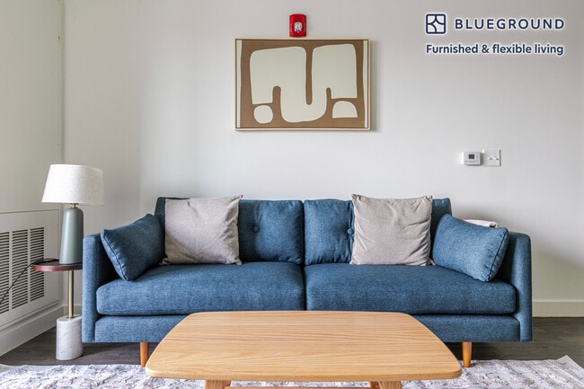 100 N Addison Ave in Elmhurst, IL - Building Photo - Building Photo