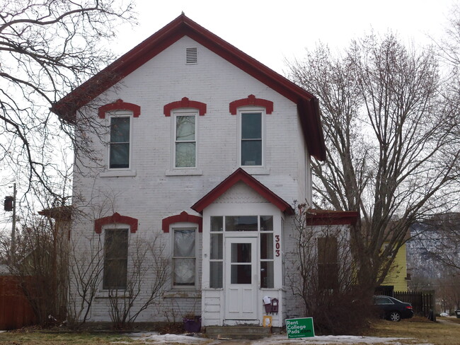 303 E Sanborn St, Unit 1 in Winona, MN - Foto de edificio - Building Photo