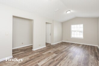 1741 Chandelier Cir E in Jacksonville, FL - Building Photo - Building Photo