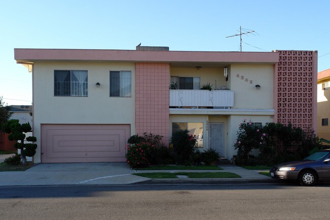 4948 W 119th St in Hawthorne, CA - Foto de edificio - Building Photo