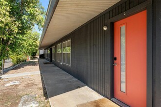 2201 Leon St in Austin, TX - Building Photo - Building Photo