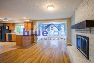 11025 SE Flavel St in Portland, OR - Building Photo - Building Photo