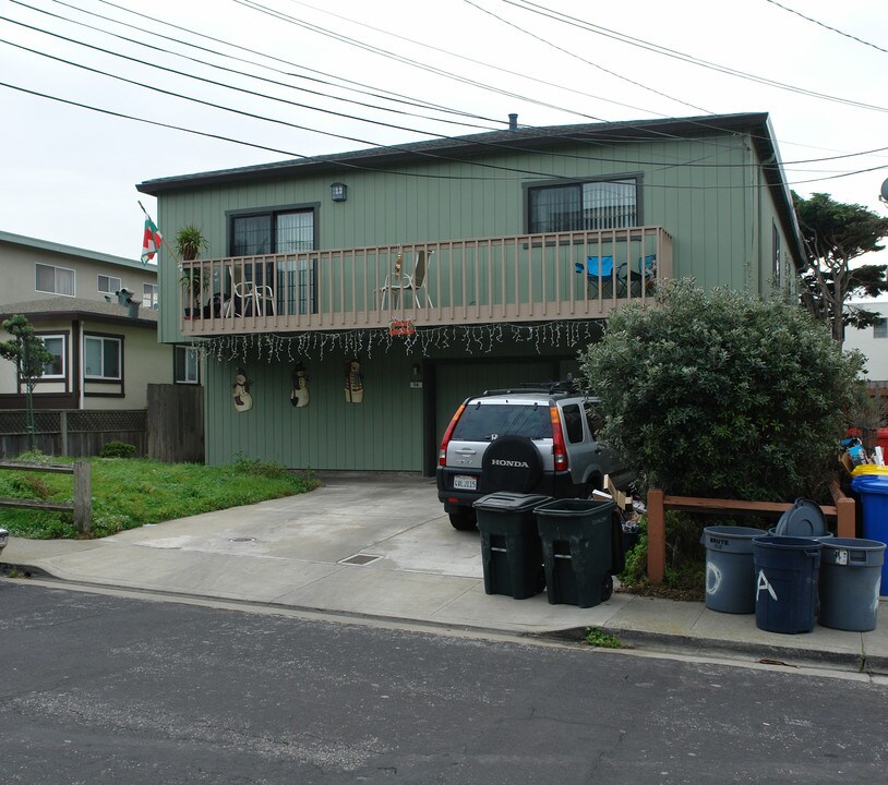 70-72 Paloma Ave in Pacifica, CA - Building Photo