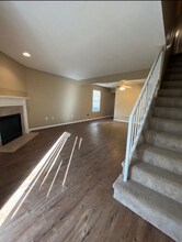 1248 NW Phelps Dr in Grain Valley, MO - Foto de edificio - Building Photo