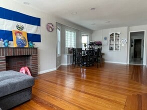 16 Alexander Ave in Medford, MA - Building Photo - Building Photo