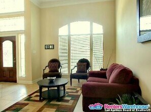 18714 Canoe Brk in San Antonio, TX - Foto de edificio - Building Photo