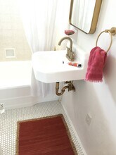 2518 W Chandler Blvd, Unit 2518 in Burbank, CA - Building Photo - Building Photo
