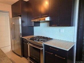 18-05 215th St in Queens, NY - Building Photo - Building Photo