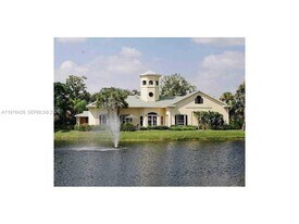 216 Meadows Cir in Boynton Beach, FL - Building Photo