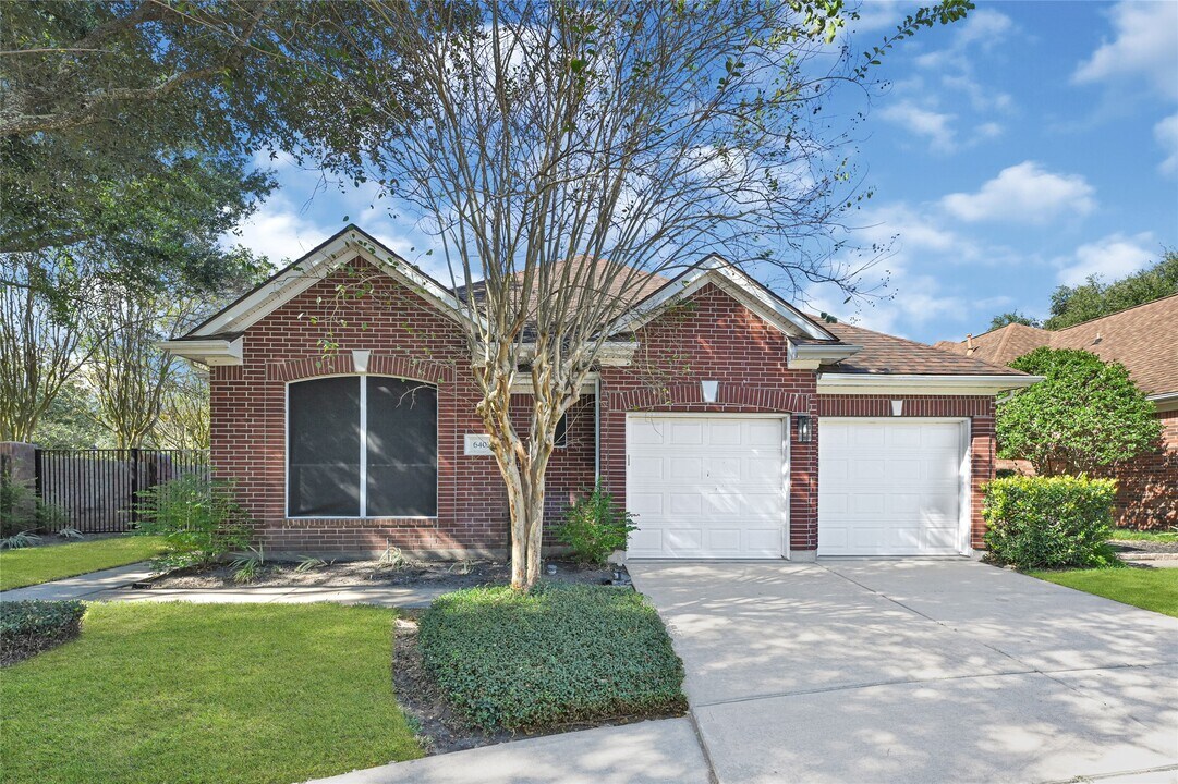 6403 Parkriver Crossing in Sugar Land, TX - Building Photo