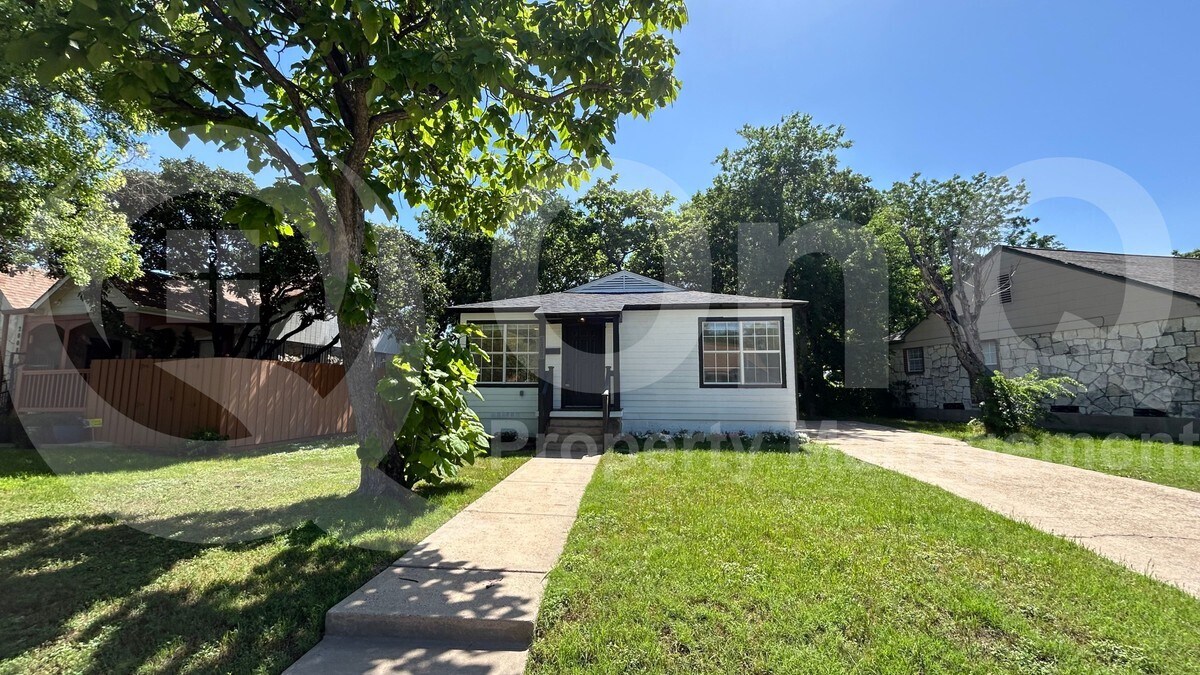 2012 Tennessee Ave in Dallas, TX - Building Photo